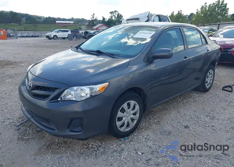 2011 Toyota Corolla Le z USA, uszkodzony, nr VIN 2T1BU4EE4BC737686